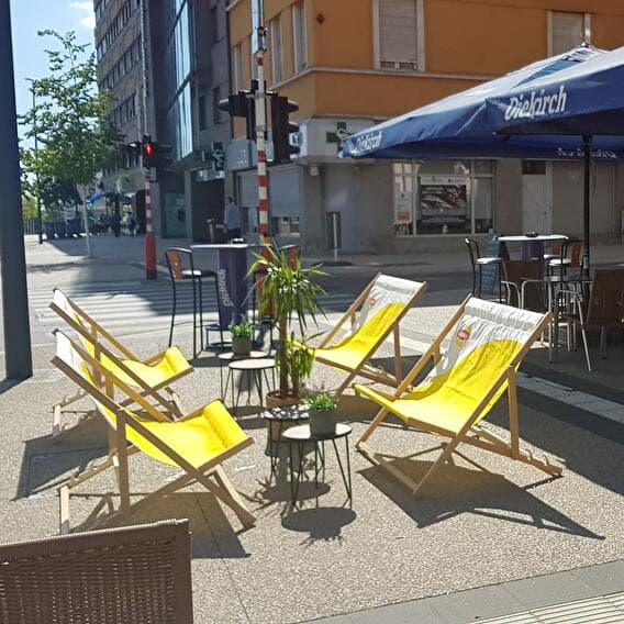 Nice restaurant and trendy bar - 1